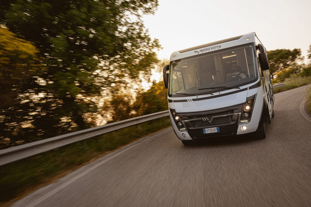 Autocaravana integral Mobilvetta KEA i90